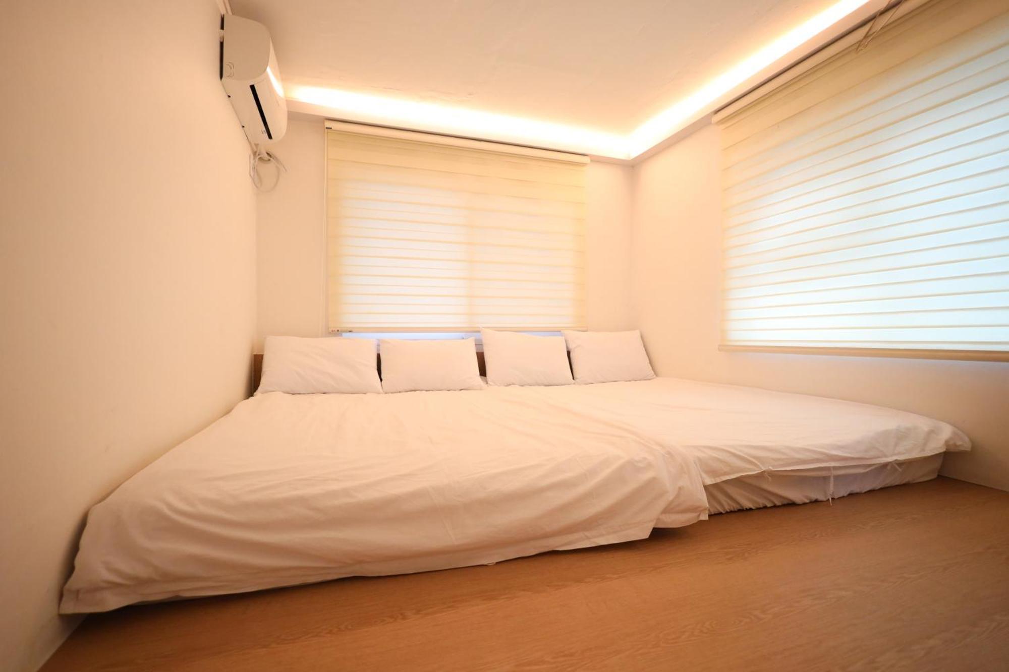Отель Huayuanhouse Hq In Hongdae Сеул Экстерьер фото