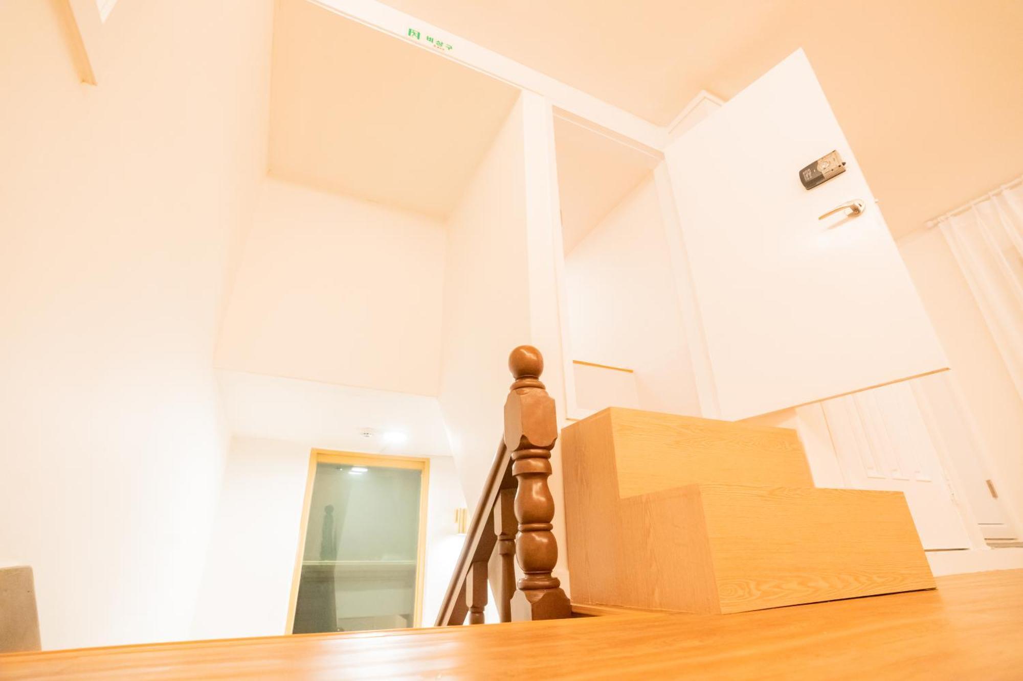 Отель Huayuanhouse Hq In Hongdae Сеул Экстерьер фото