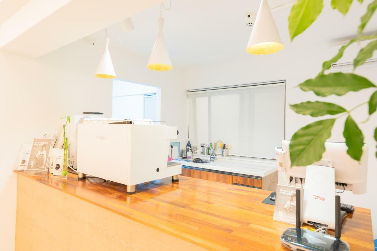 Отель Huayuanhouse Hq In Hongdae Сеул Экстерьер фото